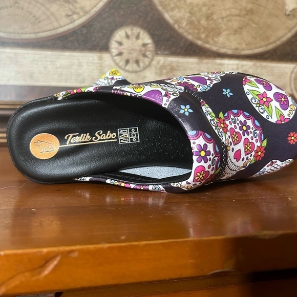 TERLIK SABO • Skull Flower Leather Clog Slippers - Picture 6 of 7